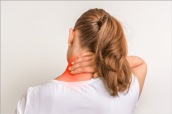 목 통증 및 근육 경직